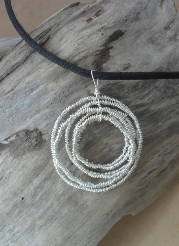 Romantic diy wire and pearl necklace  3