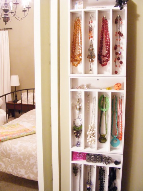 Simple And Effective DIY Jewelry Organizer
