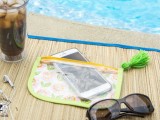 simple-and-quick-diy-splash-proof-phone-case-2