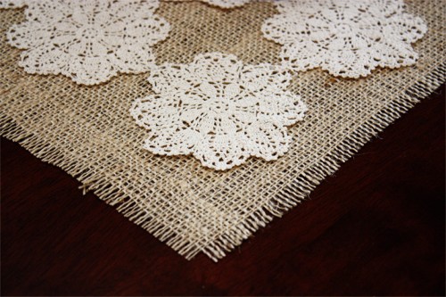 doily placemat (via craftsunleashed)