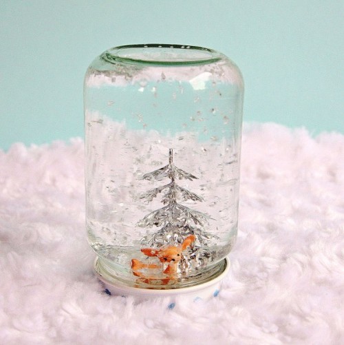 Simple DIY Mason Jar Snowglobes