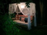 pretty canopy outdoor bed