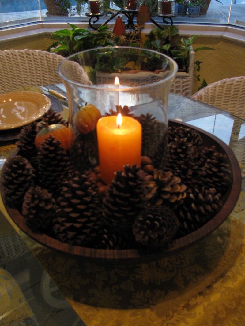pinecone centerpiece (via ritamay-days)
