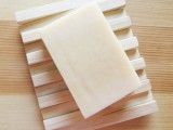 minimalist wooden soap dish