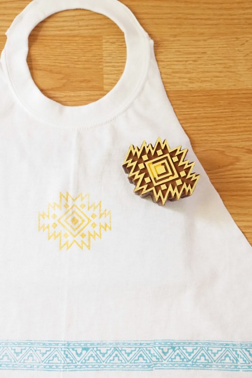 Simple DIY Stamped T Shirt Apron