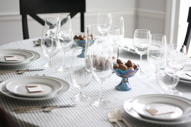striped table setting with acorns (via julieblanner)