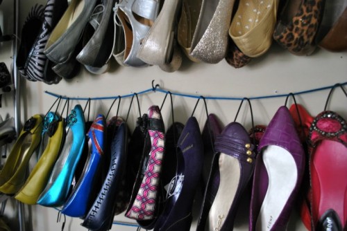 shoe hangers (via ohsoprettythediaries)