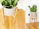 Stylish And Easy Diy Wood Plant Stand