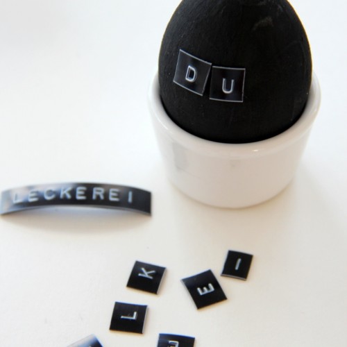 black Easter eggs (via neuerstoff)
