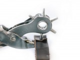 stylish-yet-simple-diy-leather-key-ring-2
