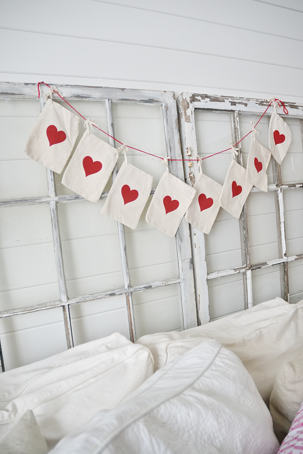 Picture Of super easy diy valentines day garland  2