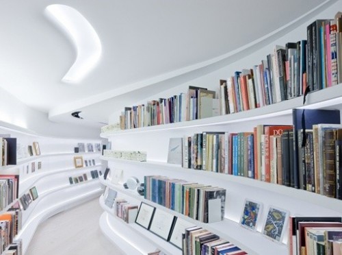 Super White and Minimalist Apartment Interior Design