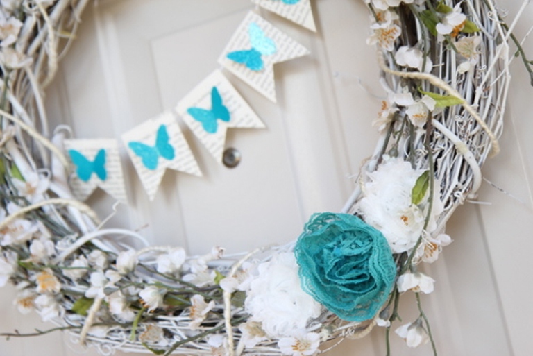 Tender And Sweet Spring Blue Wreath