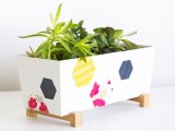 trendy-and-bright-diy-geometric-painted-planter-4