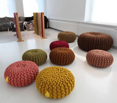 Knitted poufs are more than welcome in those cold climate areas.