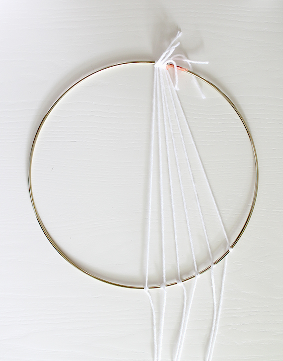 Picture Of very simple diy modern dreamcatcher  2