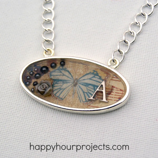 vintage resin necklace (via happyhourprojects)