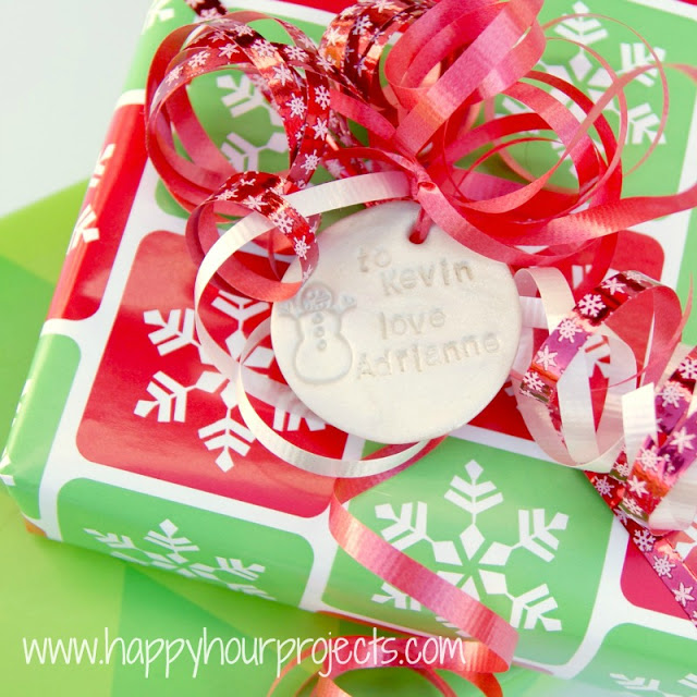 polymer clay gift tags (via happyhourprojects)