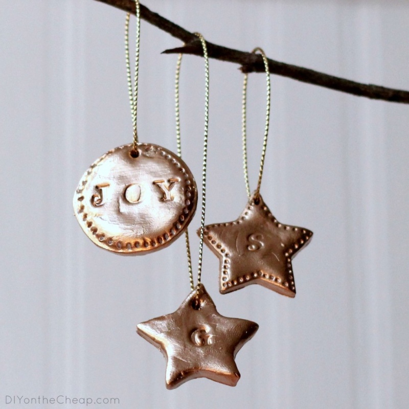 hand stamped clay tags (via diyonthecheap)